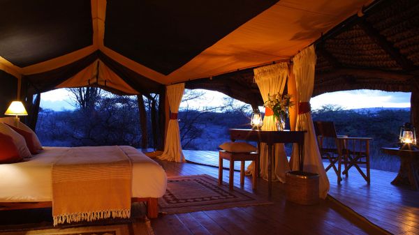 lewa-safari-camp-tent-interior56FE4F5B-6EA4-E7D3-BEBF-368E9B9587F9.jpg