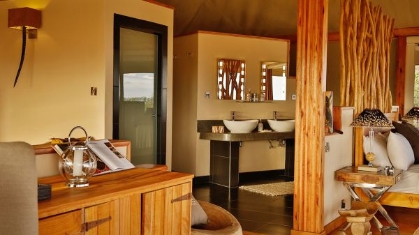 loisaba-tented-camp-spacious-tent-bathroom4387680A-C5FC-D8A8-5E1A-7E776812FEC5.jpg