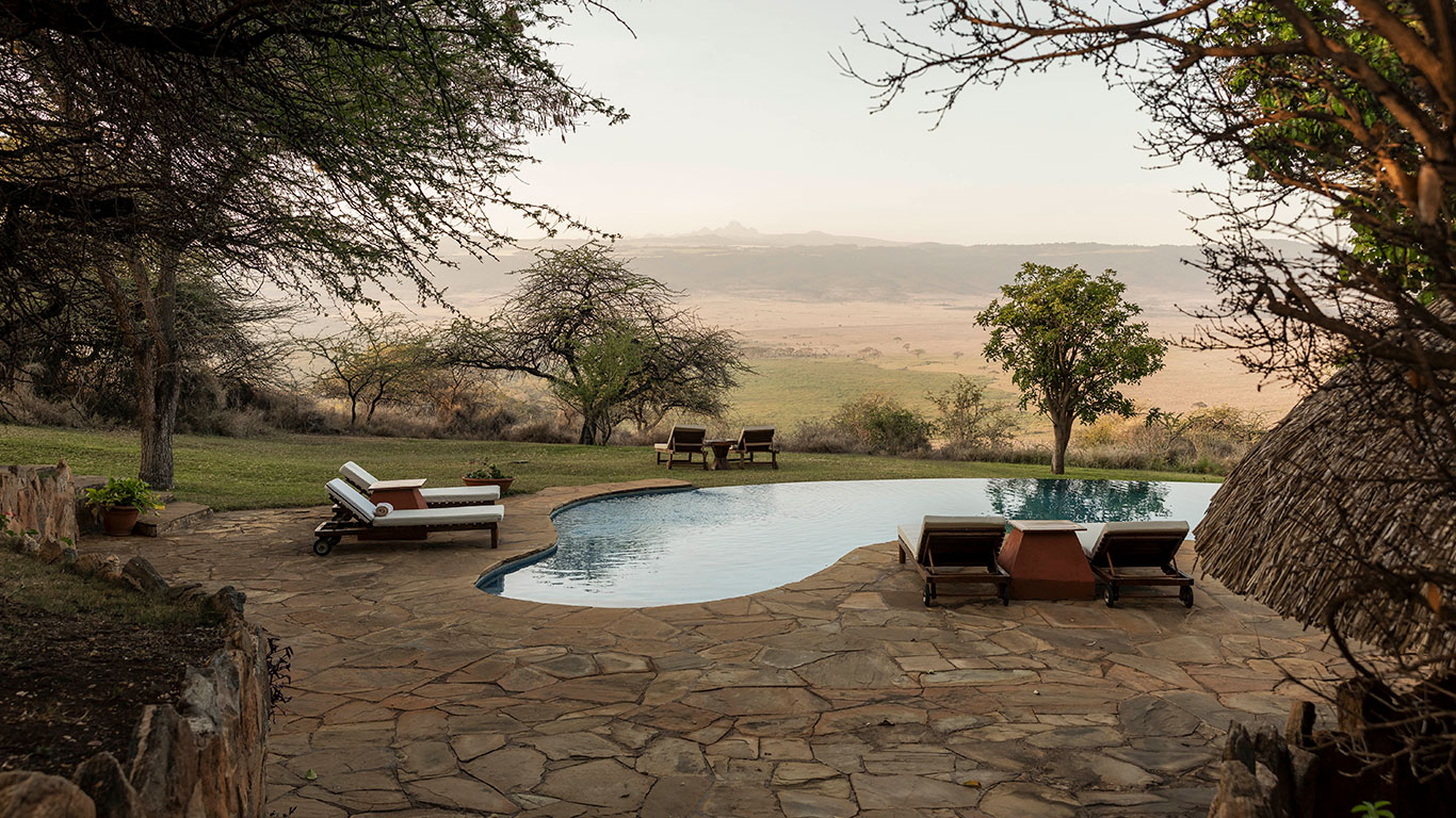 KHL PoolSideEarlyMorningWide